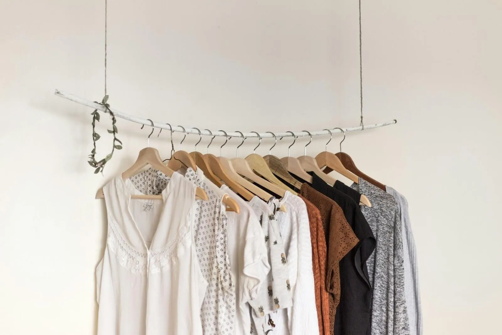 Portique de vêtements personnalisés dans l’atelier Flock Imprim 56